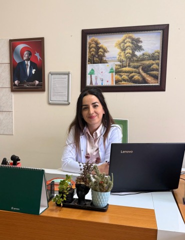 Dr. Ayşe Özbek